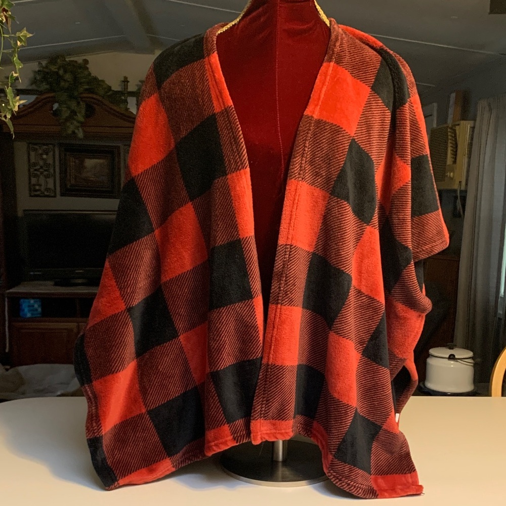 Cuddl Duds Red and Black Plaid Cardigan